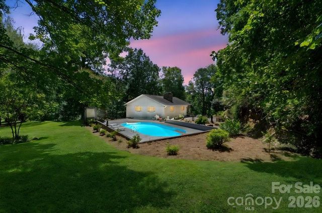 17 Twisted Trail, Black Mountain, NC 28711
