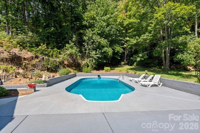 17 Twisted Trail, Black Mountain, NC 28711