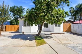 2225 E Lamona Avenue, Fresno, CA 93703