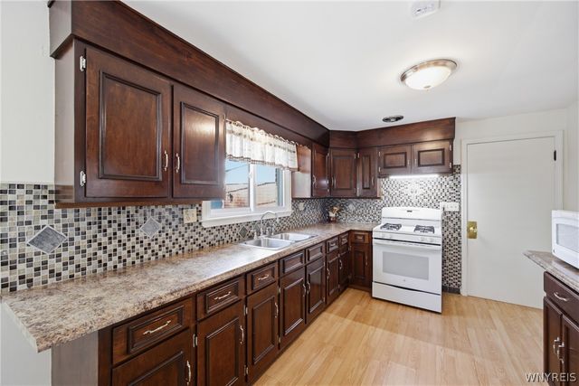 44 Grant Street, Lancaster, NY 14086