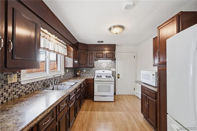 44 Grant Street, Lancaster, NY 14086