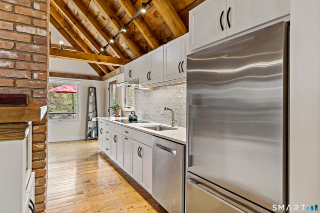 34 Squaw Brook Road, Branford, CT 06405