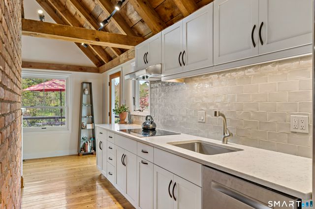 34 Squaw Brook Road, Branford, CT 06405