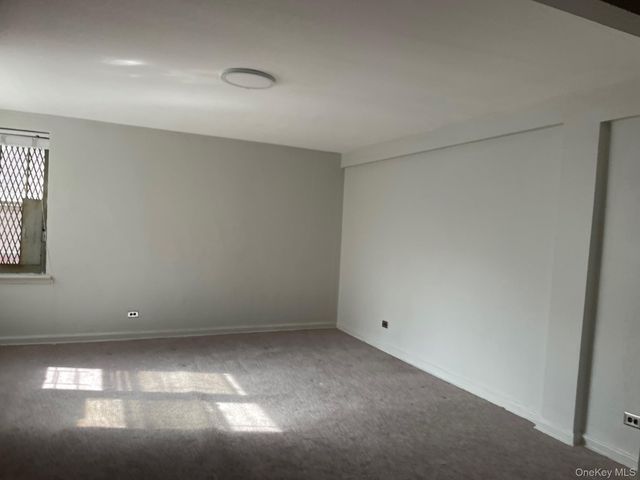 63-61 Yellowstone Boulevard 4L, Forest Hills, NY 11375
