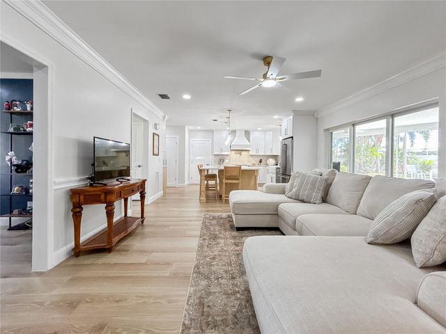 5853 LEELAND STREET S, St Petersburg, FL 33715
