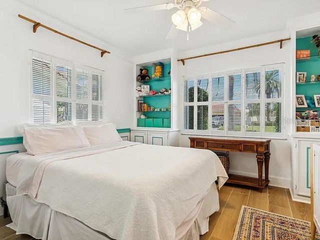 5853 LEELAND STREET S, St Petersburg, FL 33715