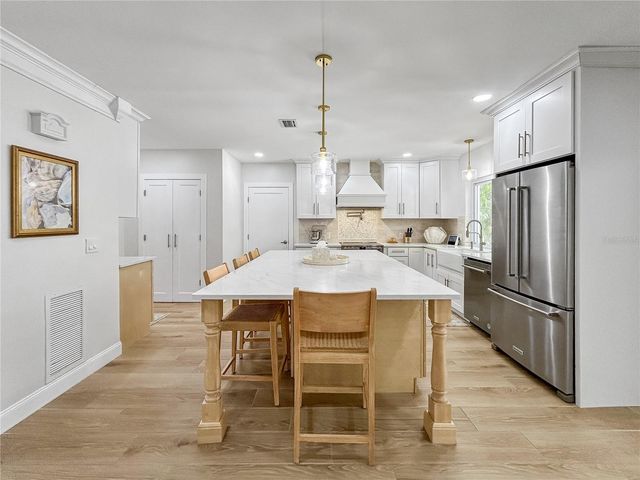 5853 LEELAND STREET S, St Petersburg, FL 33715