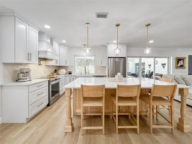 5853 LEELAND STREET S, St Petersburg, FL 33715