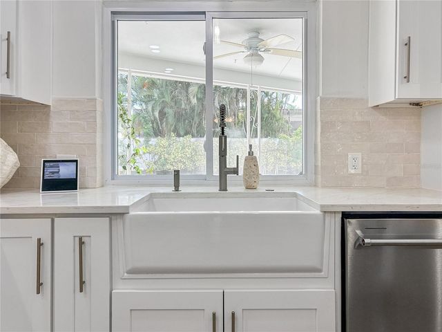 5853 LEELAND STREET S, St Petersburg, FL 33715