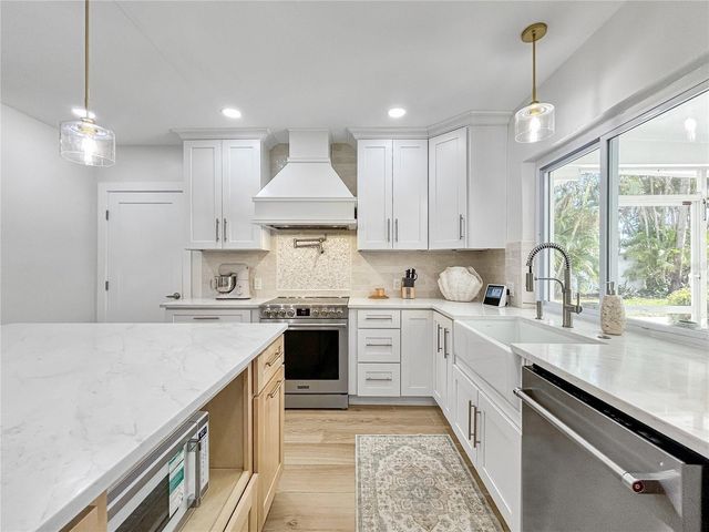5853 LEELAND STREET S, St Petersburg, FL 33715