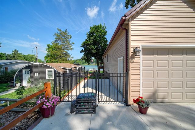 652 Swains Lake Drive, Concord, MI 49237