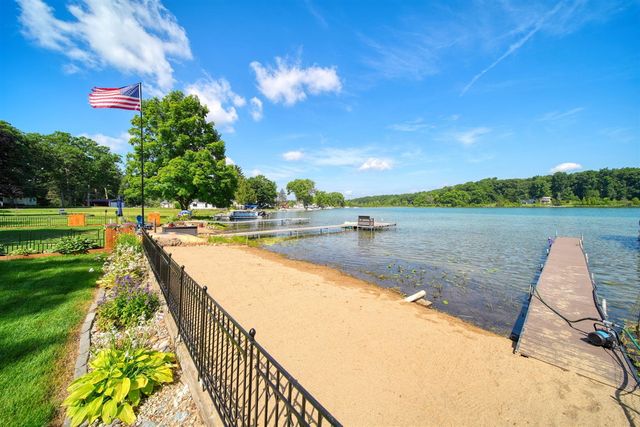 652 Swains Lake Drive, Concord, MI 49237