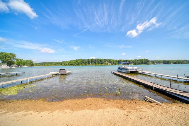 652 Swains Lake Drive, Concord, MI 49237