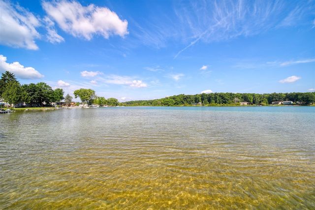 652 Swains Lake Drive, Concord, MI 49237