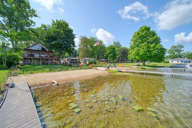652 Swains Lake Drive, Concord, MI 49237