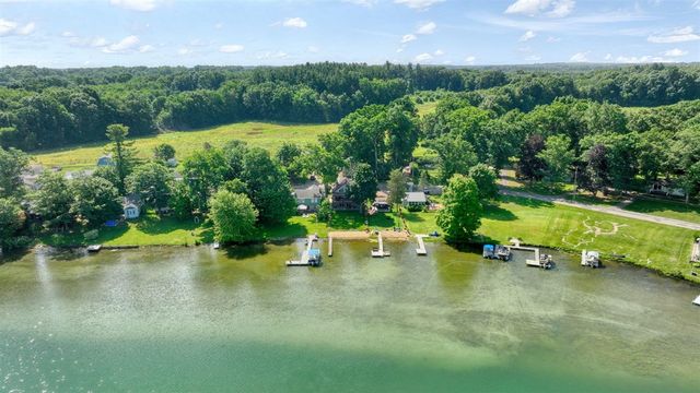 652 Swains Lake Drive, Concord, MI 49237