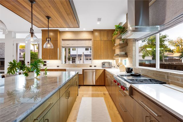 5531 Goodwin Avenue, Dallas, TX 75206