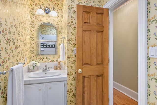 206 N Fm 1660, Hutto, TX 78634