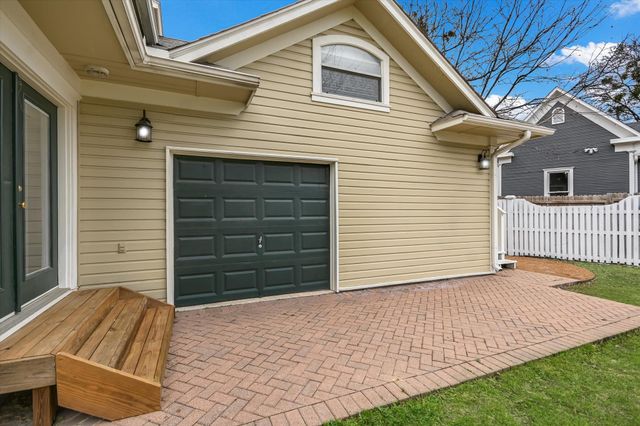 206 N Fm 1660, Hutto, TX 78634