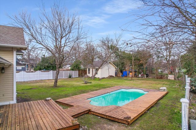 206 N Fm 1660, Hutto, TX 78634