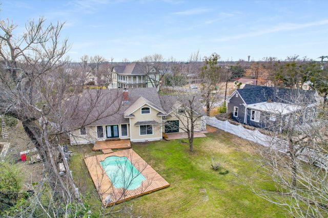 206 N Fm 1660, Hutto, TX 78634