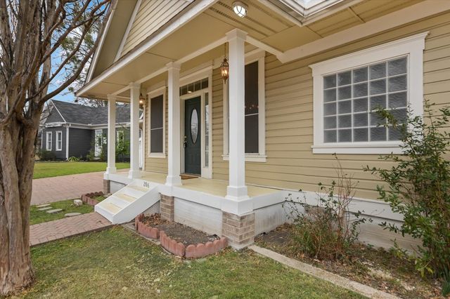 206 N Fm 1660, Hutto, TX 78634