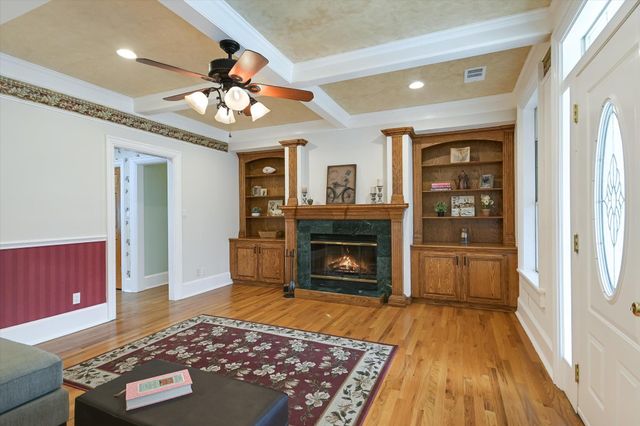 206 N Fm 1660, Hutto, TX 78634