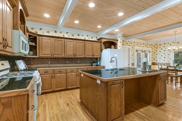 206 N Fm 1660, Hutto, TX 78634