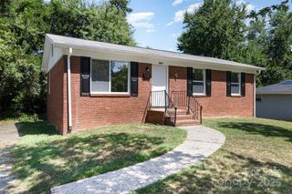4023 Oak Forest Drive, Charlotte, NC 28215