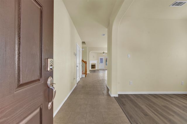 6815 Elderberry Drive, Arlington, TX 76001