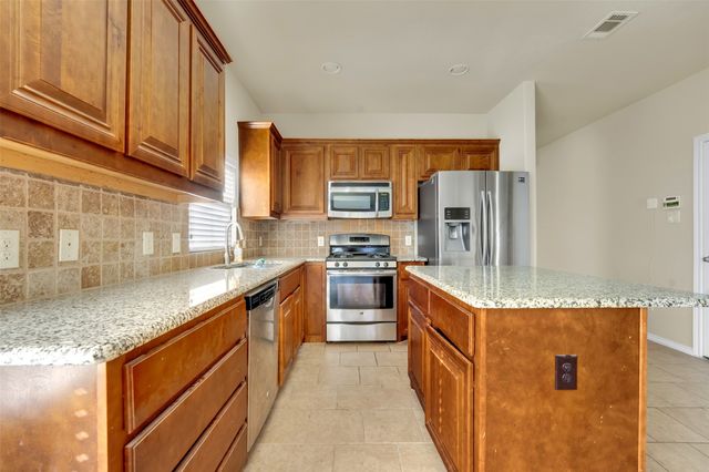 6815 Elderberry Drive, Arlington, TX 76001