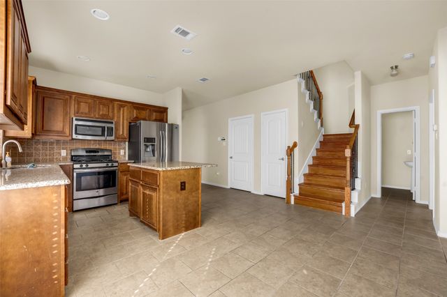 6815 Elderberry Drive, Arlington, TX 76001