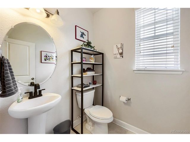 4949 S Valdai Way, Aurora, CO 80015