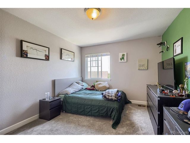 4949 S Valdai Way, Aurora, CO 80015