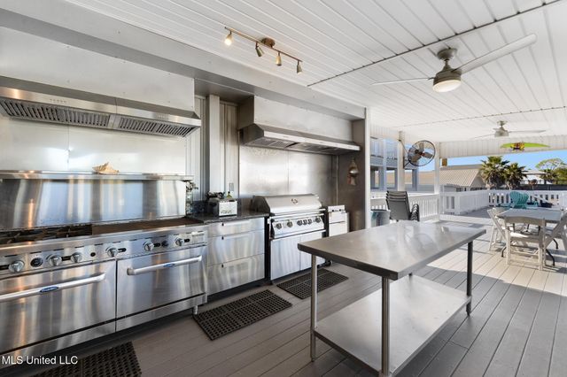 4010 Teal Street, Bay Saint Louis, MS 39520