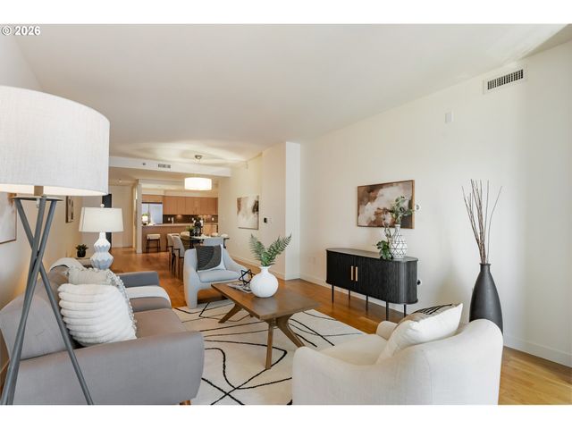 1310 Nw NAITO Pkwy 706A, Portland, OR 97209