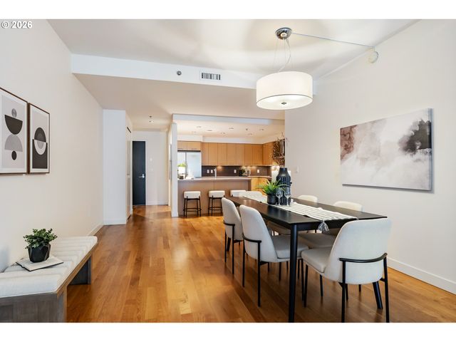 1310 Nw NAITO Pkwy 706A, Portland, OR 97209