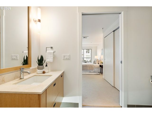 1310 Nw NAITO Pkwy 706A, Portland, OR 97209