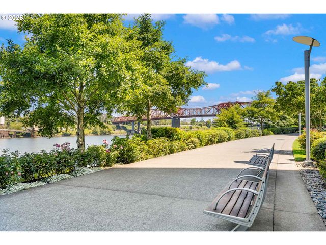 1310 Nw NAITO Pkwy 706A, Portland, OR 97209