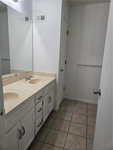 7408 N Lane Avenue, Kansas City, MO 64158