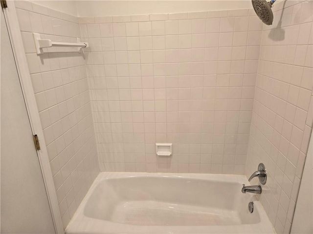 7408 N Lane Avenue, Kansas City, MO 64158