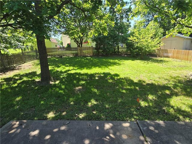 7408 N Lane Avenue, Kansas City, MO 64158