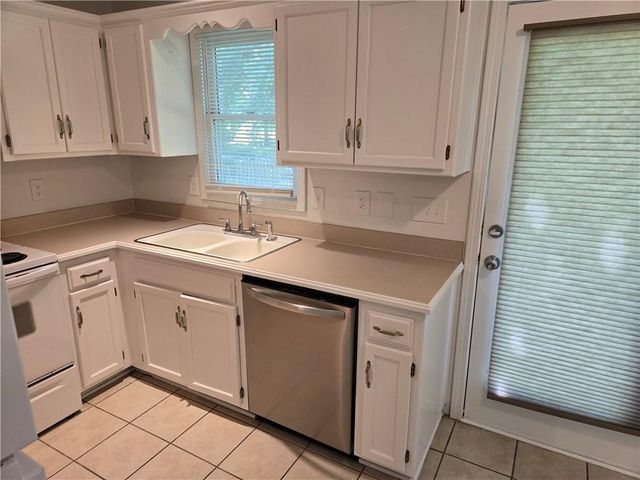 7408 N Lane Avenue, Kansas City, MO 64158