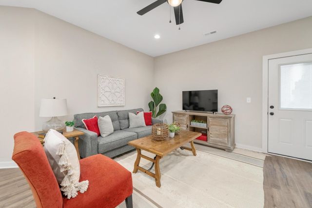 2849 S Cedarcrest Ct, Wichita, KS 67215