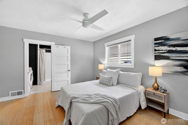 9056 37th Avenue SW, Seattle, WA 98126