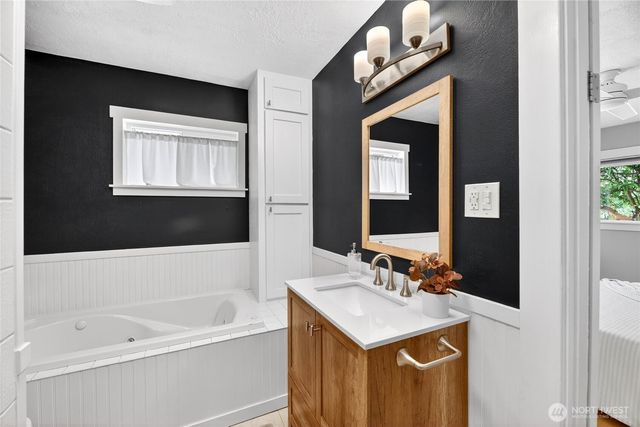 9056 37th Avenue SW, Seattle, WA 98126