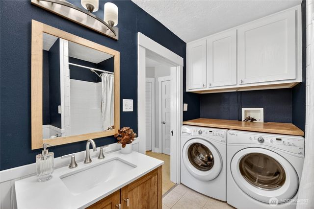 9056 37th Avenue SW, Seattle, WA 98126