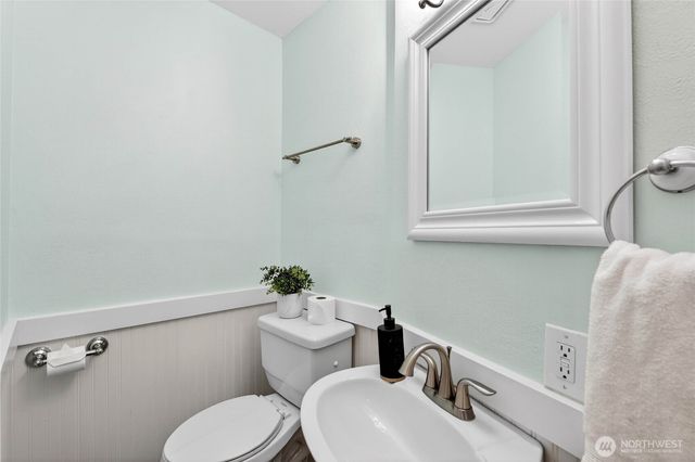 9056 37th Avenue SW, Seattle, WA 98126