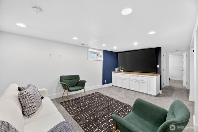 9056 37th Avenue SW, Seattle, WA 98126