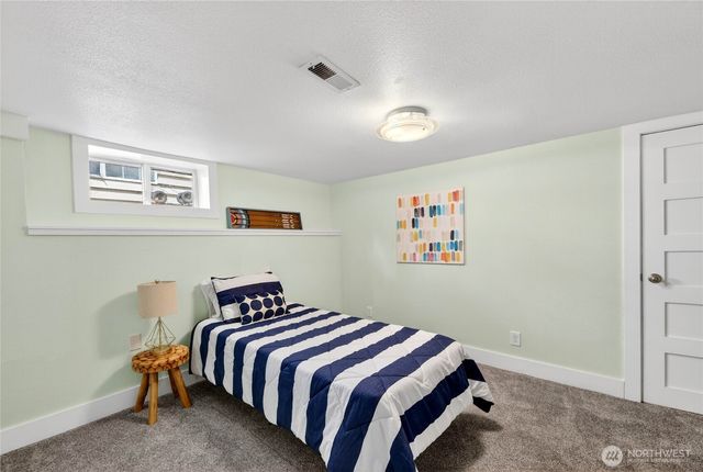 9056 37th Avenue SW, Seattle, WA 98126